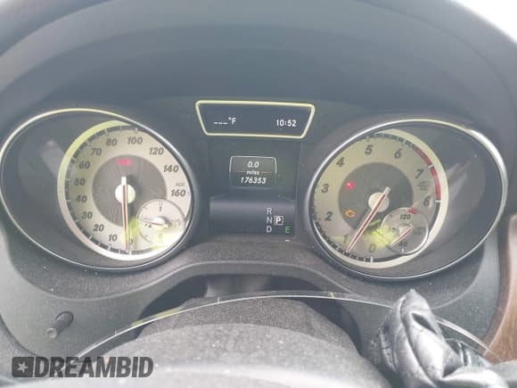 ✅ 2015 Mercedes-Benz GLA 250 • VIN: WDCTG4GB6FJ181741 • Lot: 43296905. Wystawiony na IAAI z przebiegiem 176 353 mil. Bezpłatny archiwum sprzedaży aukcyjnych z USA i szczegółowy raport historii pojazdu na DreamBid. Zdjęcie 7.