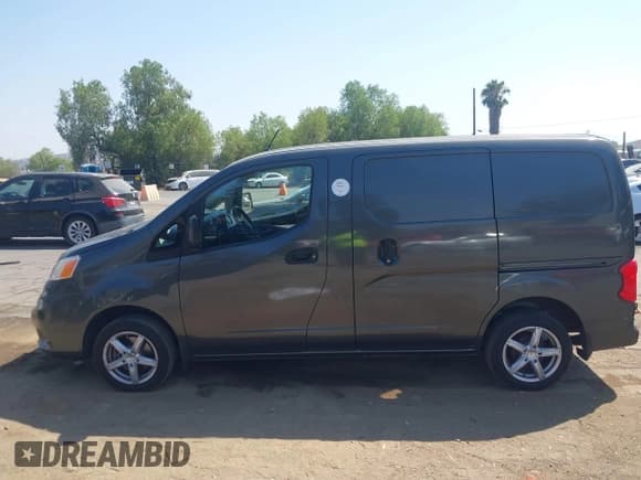 ✅ 2017 Nissan NV200 SV • VIN: 3N6CM0KN7HK691717 • Lot: 42894419. Wystawiony na IAAI z przebiegiem 184 667 mil. Bezpłatny archiwum sprzedaży aukcyjnych z USA i szczegółowy raport historii pojazdu na DreamBid. Zdjęcie 15.