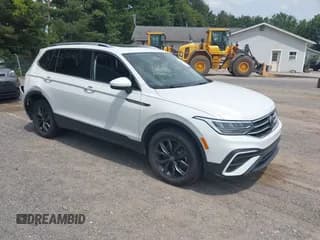 ✅ 2023 Volkswagen Tiguan SE • VIN: 3VVMB7AX1PM028575 • Lot: 42908208. Wystawiony na IAAI z przebiegiem 30 667 mil. Bezpłatny archiwum sprzedaży aukcyjnych z USA i szczegółowy raport historii pojazdu na DreamBid. Zdjęcie 1.