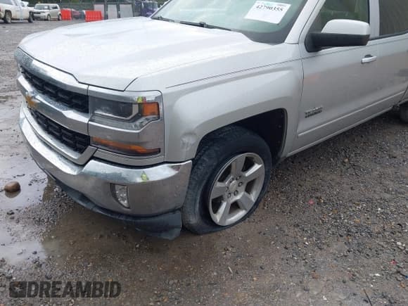 ✅ 2018 Chevrolet Silverado 1500 LT • VIN: 1GCPCREC2JF216332 • Lot: 42790355. Wystawiony na IAAI z przebiegiem 144 218 mil. Bezpłatny archiwum sprzedaży aukcyjnych z USA i szczegółowy raport historii pojazdu na DreamBid. Zdjęcie 6.