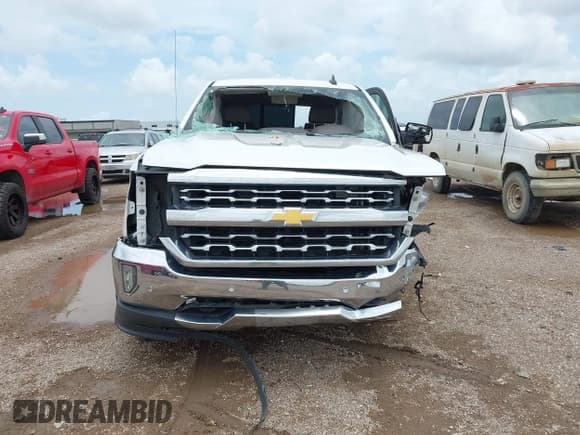 ✅ 2018 Chevrolet Silverado 1500 LTZ • VIN: 3GCUKSECXJG375885 • Lot: 42625190. Wystawiony na IAAI z przebiegiem Nie podano. Bezpłatny archiwum sprzedaży aukcyjnych z USA i szczegółowy raport historii pojazdu na DreamBid. Zdjęcie 13.