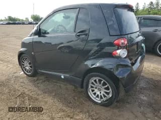 ✅ 2011 Smart fortwo Pure • VIN: WMEEJ3BAXBK435272 • Lot: 57321974. Wystawiony na Copart z przebiegiem 126 785 mil. Bezpłatny archiwum sprzedaży aukcyjnych z USA i szczegółowy raport historii pojazdu na DreamBid. Zdjęcie 2.