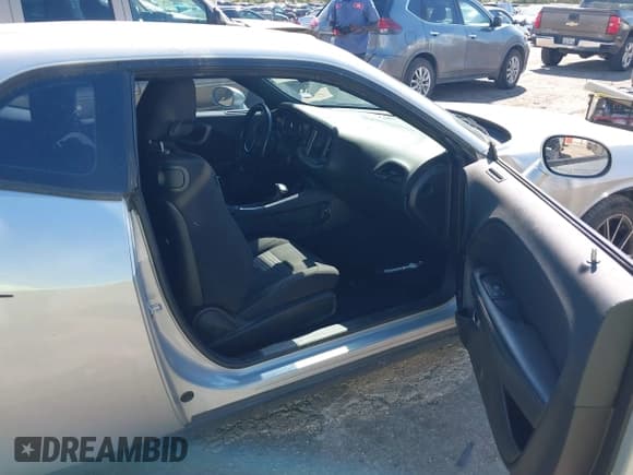 ✅ 2019 Dodge Challenger SXT • VIN: 2C3CDZAG4KH744639 • Лот: 43282448. Опубликован ранее на IAAI с пробегом 166 837 миль. Бесплатный доступ к архиву аукционных продаж из США и подробный отчёт об истории автомобиля на DreamBid. Изображение 5.