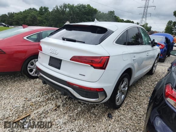 ✅ 2023 Audi Q5 Sportback S line Premium Plus • VIN: WA15AAFYXP2137350 • Lot: 69102375. Wystawiony na Copart z przebiegiem 40 805 mil. Bezpłatny archiwum sprzedaży aukcyjnych z USA i szczegółowy raport historii pojazdu na DreamBid. Zdjęcie 3.