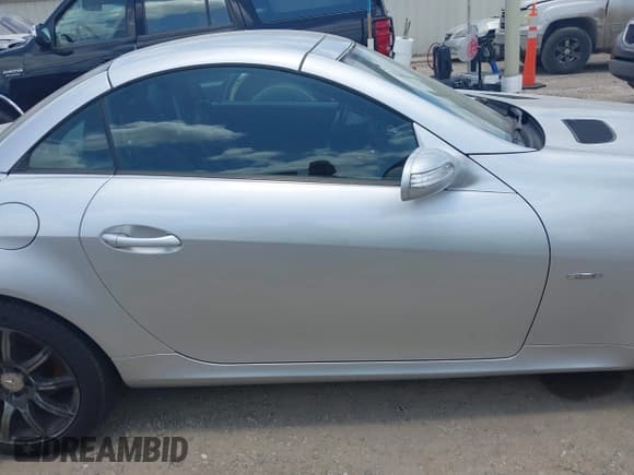 ✅ 2008 Mercedes-Benz SLK 350 • VIN: WDBWK56F28F179467 • Lot: 42385817. Listed on IAAI with 135,581 mi. Free auction sales archive from the USA and detailed vehicle history report at DreamBid. Image 13.