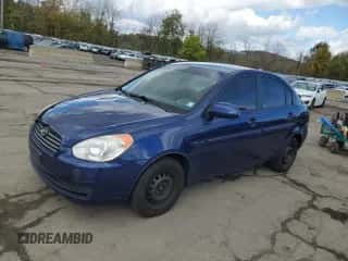 2008 Hyundai Accent GLS z VIN KMHCN46C48U260327, wystawiony jako Copart lot #75771754 z przebiegiem 88 995 mil mil oraz Czysty tytuł • Clean title. Historia ofert i sprzedaży dostępna na DreamBid. Obrazek 1.