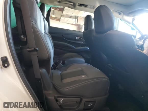 ✅ 2022 Subaru Ascent Onyx • VIN: 4S4WMAJD2N3462860 • Lot: 70335885. Listed on Copart with 18,089 mi. Free auction sales archive from the USA and detailed vehicle history report at DreamBid. Image 11.