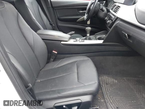 ✅ 2018 BMW M3 • VIN: WBS8M9C51J5K99563 • Lot: 42566631. Wystawiony na IAAI z przebiegiem 124 091 mil. Bezpłatny archiwum sprzedaży aukcyjnych z USA i szczegółowy raport historii pojazdu na DreamBid. Zdjęcie 5.