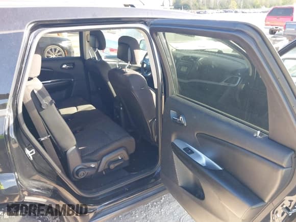 ✅ 2015 Dodge Journey SXT • VIN: 3C4PDDBG4FT526230 • Lot: 43434564. Wystawiony na IAAI z przebiegiem 188 424 mil. Bezpłatny archiwum sprzedaży aukcyjnych z USA i szczegółowy raport historii pojazdu na DreamBid. Zdjęcie 8.