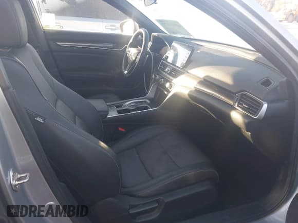 ✅ 2019 Honda Accord Sport • VIN: 1HGCV2F35KA005849 • Lot: 40894177. Listed on IAAI with 71,166 mi. Free auction sales archive from the USA and detailed vehicle history report at DreamBid. Image 5.