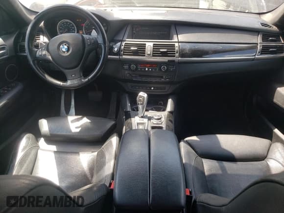 ✅ 2013 BMW X6 M • VIN: 5YMGZ0C53DLL30139 • Лот: 66731474. Опубликован ранее на Copart с пробегом 166 637 миль. Бесплатный доступ к архиву аукционных продаж из США и подробный отчёт об истории автомобиля на DreamBid. Изображение 8.