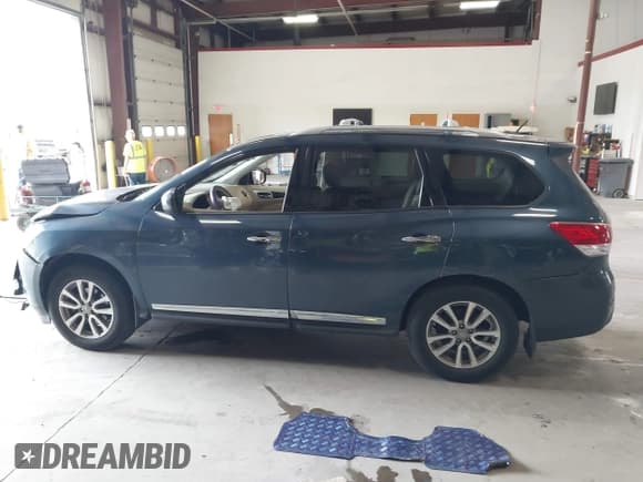 ✅ 2013 Nissan Pathfinder SV • VIN: 5N1AR2MM0DC603078 • Lot: 42974946. Listed on IAAI with 181,508 mi. Free auction sales archive from the USA and detailed vehicle history report at DreamBid. Image 15.
