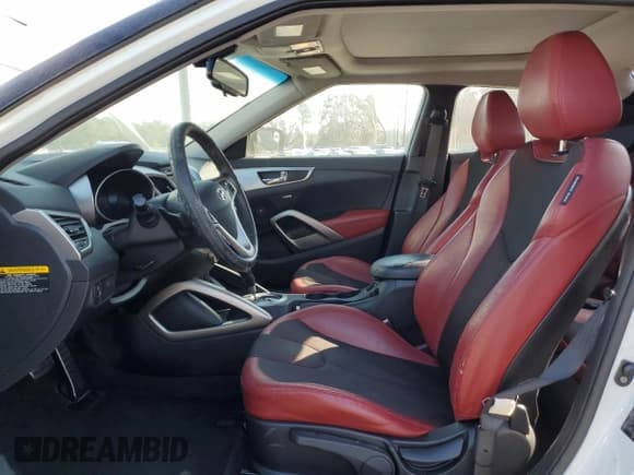 ✅ 2012 Hyundai Veloster w/Gray Int • VIN: KMHTC6AD6CU035434 • Lot: 44440665. Wystawiony na Copart z przebiegiem Nie podano. Bezpłatny archiwum sprzedaży aukcyjnych z USA i szczegółowy raport historii pojazdu na DreamBid. Zdjęcie 7.