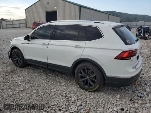 ✅ 2022 Volkswagen Tiguan SE • VIN: 3VV3B7AX1NM037317 • Lot: 92704905. Wystawiony na Copart z przebiegiem 59 258 mil. Bezpłatny archiwum sprzedaży aukcyjnych z USA i szczegółowy raport historii pojazdu na DreamBid. Zdjęcie 2.