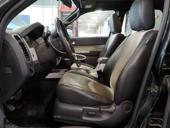 2011 Mercury Mariner Premier с VIN 4M2CN9HG2BKJ02017, выставлен на аукционе Copart как лот 66456905 с пробегом 53 638 миль миль и Списание • Salvage title. История ставок и продаж доступна на DreamBid. Изображение 7.
