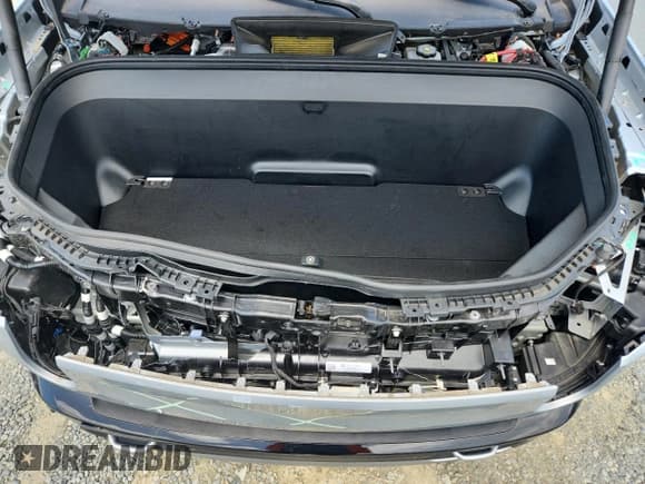 ✅ 2024 Rivian R1S Adventure • VIN: 7PDSGBBA2RN044497 • Lot: 61506055. Listed on Copart with 24,253 mi. Free auction sales archive from the USA and detailed vehicle history report at DreamBid. Image 12.