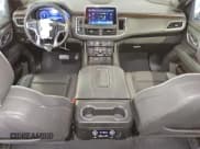 ✅ 2023 Chevrolet Suburban Premier • VIN: 1GNSCFKD1PR196465 • Lot: 80652704. Wystawiony na Copart z przebiegiem 35 054 mil. Bezpłatny archiwum sprzedaży aukcyjnych z USA i szczegółowy raport historii pojazdu na DreamBid. Zdjęcie 8.