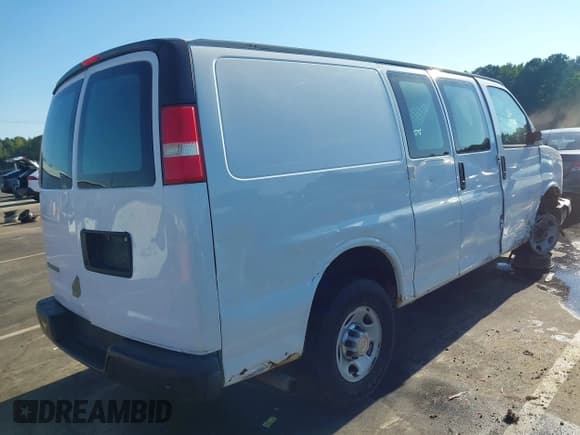 ✅ 2012 Chevrolet Express Cargo • VIN: 1GCWGFCA5C1183889 • Lot: 43085877. Listed on IAAI with 168,549 mi. Free auction sales archive from the USA and detailed vehicle history report at DreamBid. Image 4.