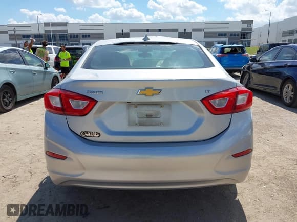 ✅ 2018 Chevrolet Cruze LT • VIN: 1G1BE5SMXJ7154272 • Lot: 43288169. Listed on IAAI with 109,393 mi. Free auction sales archive from the USA and detailed vehicle history report at DreamBid. Image 16.