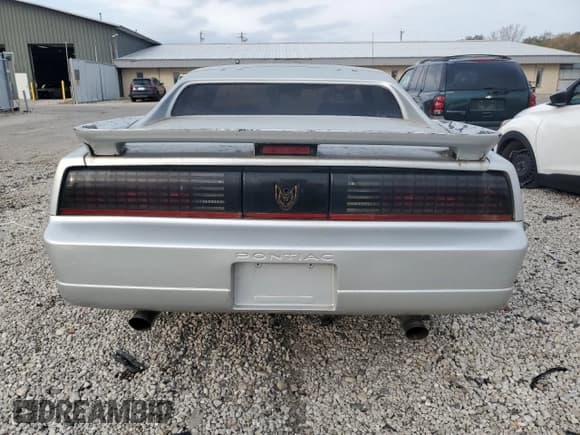 ✅ 1986 Pontiac Firebird Trans Am • VIN: 1G2FW87F8GL239553 • Лот: 78263424. Опубликован ранее на Copart с пробегом 65 161 миль. Бесплатный доступ к архиву аукционных продаж из США и подробный отчёт об истории автомобиля на DreamBid. Изображение 6.