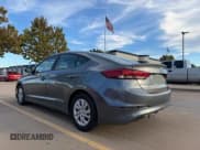 ✅ 2018 Hyundai Elantra SE • VIN: 5NPD74LF8JH350727 • Лот: 92305225. Опубликован ранее на Copart с пробегом 107 033 миль. Бесплатный доступ к архиву аукционных продаж из США и подробный отчёт об истории автомобиля на DreamBid. Изображение 3.