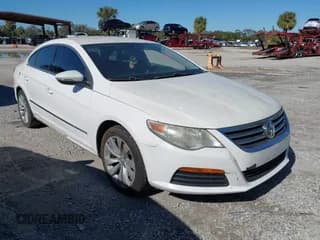 ✅ 2011 Volkswagen CC Sport • VIN: WVWNN7AN4BE700653 • Lot: 41256867. Wystawiony na IAAI z przebiegiem 196 855 mil. Bezpłatny archiwum sprzedaży aukcyjnych z USA i szczegółowy raport historii pojazdu na DreamBid. Zdjęcie 1.
