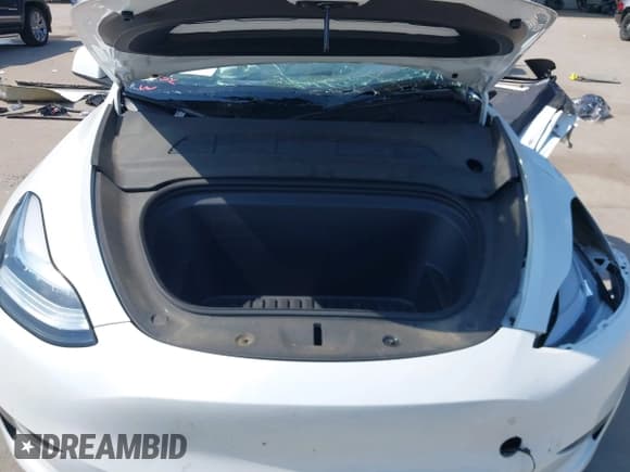 ✅ 2023 Tesla Model Y Long Range • VIN: 7SAYGDEEXPA146931 • Lot: 43233637. Wystawiony na IAAI z przebiegiem 22 784 mil. Bezpłatny archiwum sprzedaży aukcyjnych z USA i szczegółowy raport historii pojazdu na DreamBid. Zdjęcie 10.