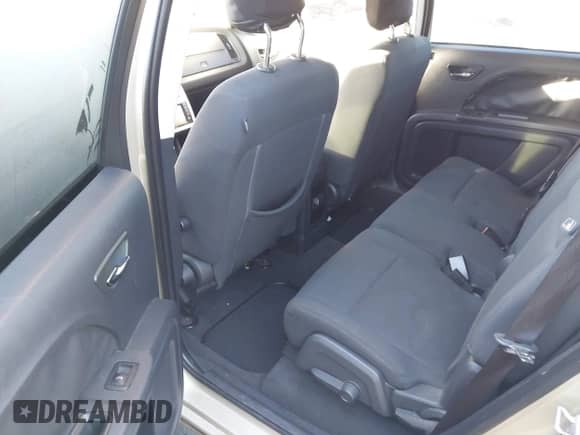 2010 Dodge Journey SE z VIN 3D4PG4FB1AT257539, wystawiony jako IAAI lot #43454199 z przebiegiem Nie podano mil oraz . Historia ofert i sprzedaży dostępna na DreamBid. Obrazek 8.