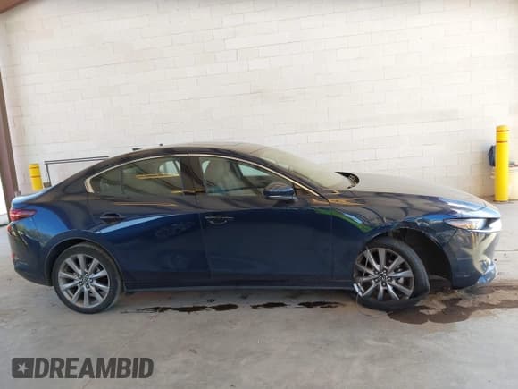 ✅ 2019 Mazda 3 Premium • VIN: 3MZBPAEM1KM100692 • Lot: 43329377. Listed on IAAI with 34,053 mi. Free auction sales archive from the USA and detailed vehicle history report at DreamBid. Image 13.