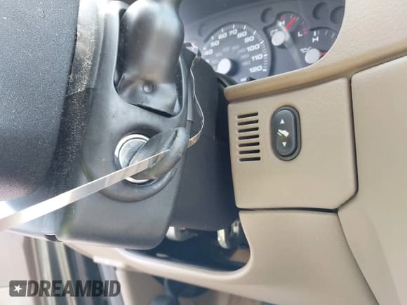 ✅ 2004 Ford Explorer XLT • VIN: 1FMZU73E84UC10187 • Лот: 41979102. Опубликован ранее на IAAI с пробегом 143 164 миль. Бесплатный доступ к архиву аукционных продаж из США и подробный отчёт об истории автомобиля на DreamBid. Изображение 11.