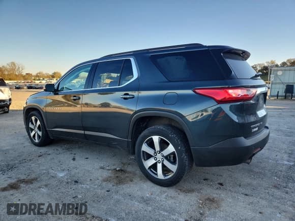 ✅ 2020 Chevrolet Traverse LT • VIN: 1GNEVHKW8LJ140858 • Lot: 89837595. Wystawiony na Copart z przebiegiem 164 405 mil. Bezpłatny archiwum sprzedaży aukcyjnych z USA i szczegółowy raport historii pojazdu na DreamBid. Zdjęcie 2.