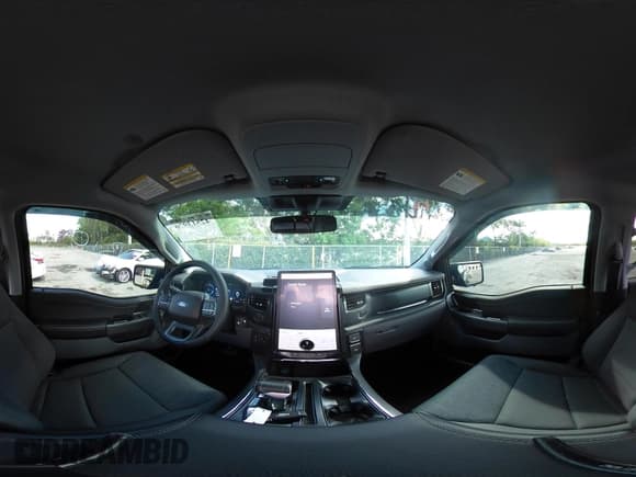 ✅ 2024 Ford F-150 Lightning Flash • VIN: 1FT6W3L71RWG32177 • Lot: 42513970. Listed on IAAI with 8,203 mi. Free auction sales archive from the USA and detailed vehicle history report at DreamBid. Image 18.