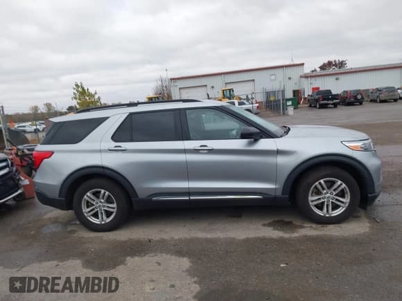 ✅ 2023 Ford Explorer XLT • VIN: 1FMSK7DH2PGA61164 • Lot: 43510987. Wystawiony na IAAI z przebiegiem 67 611 mil. Bezpłatny archiwum sprzedaży aukcyjnych z USA i szczegółowy raport historii pojazdu na DreamBid. Zdjęcie 13.