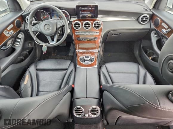 ✅ 2017 Mercedes-Benz GLC 300 • VIN: WDC0G4JB7HF190739 • Lot: 93890705. Wystawiony na Copart z przebiegiem 71 253 mil. Bezpłatny archiwum sprzedaży aukcyjnych z USA i szczegółowy raport historii pojazdu na DreamBid. Zdjęcie 8.