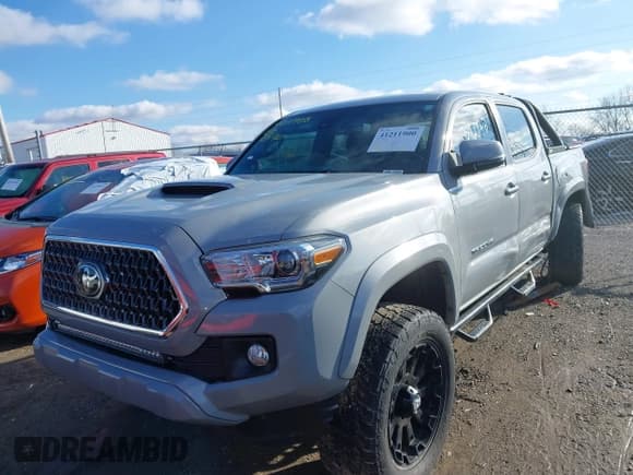 ✅ 2019 Toyota Tacoma SR • VIN: 3TMCZ5AN2KM206172 • Лот: 41211900. Опубликован ранее на IAAI с пробегом 79 411 миль. Бесплатный доступ к архиву аукционных продаж из США и подробный отчёт об истории автомобиля на DreamBid. Изображение 17.