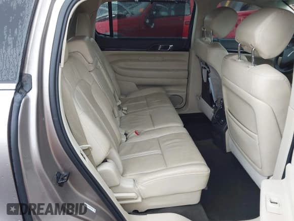 ✅ 2019 Lincoln MKT Reserve • VIN: 2LMHJ5AT8KBL02790 • Lot: 42661110. Listed on IAAI with 117,068 mi. Free auction sales archive from the USA and detailed vehicle history report at DreamBid. Image 8.