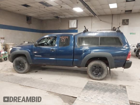 ✅ 2008 Toyota Tacoma • VIN: 5TEUU42N38Z484764 • Lot: 43699717. Listed on IAAI with 227,572 mi. Free auction sales archive from the USA and detailed vehicle history report at DreamBid. Image 14.