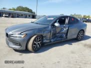 ✅ 2020 Volvo S60 Momentum • VIN: 7JR102FK0LG048622 • Lot: 62490473. Wystawiony na Copart z przebiegiem 116 934 mil. Bezpłatny archiwum sprzedaży aukcyjnych z USA i szczegółowy raport historii pojazdu na DreamBid. Zdjęcie 1.