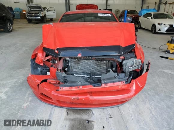 ✅ 2013 Ford Mustang V6 • VIN: 1ZVBP8AM0D5261395 • Лот: 82326855. Опубликован ранее на Copart с пробегом 89 044 миль. Бесплатный доступ к архиву аукционных продаж из США и подробный отчёт об истории автомобиля на DreamBid. Изображение 5.