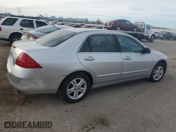 ✅ 2006 Honda Accord LX SE • VIN: 1HGCM55316A157090 • Лот: 82418324. Опубликован ранее на Copart с пробегом 236 940 миль. Бесплатный доступ к архиву аукционных продаж из США и подробный отчёт об истории автомобиля на DreamBid. Изображение 3.