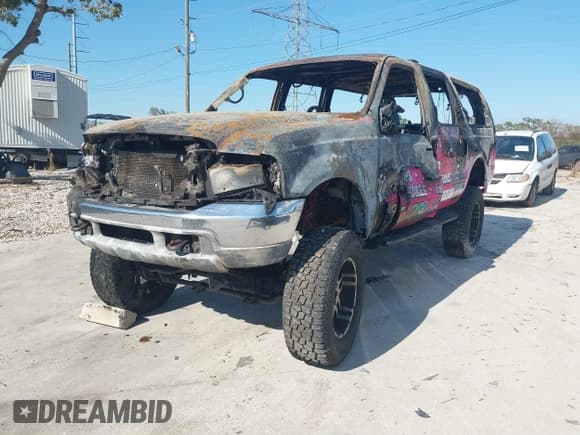 ✅ 2000 Ford Excursion Limited • VIN: 1FMNU43S9YED54222 • Лот: 41685908. Опубликован ранее на IAAI с пробегом Не указан. Бесплатный доступ к архиву аукционных продаж из США и подробный отчёт об истории автомобиля на DreamBid. Изображение 2.