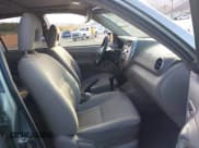 ✅ 2005 Toyota RAV4 • VIN: JTEGD20V150068045 • Лот: 43557832. Опубликован ранее на IAAI с пробегом 200 785 миль. Бесплатный доступ к архиву аукционных продаж из США и подробный отчёт об истории автомобиля на DreamBid. Изображение 5.