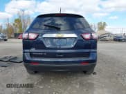 ✅ 2017 Chevrolet Traverse LS • VIN: 1GNKRFED1HJ138608 • Lot: 43556397. Wystawiony na IAAI z przebiegiem 98 915 mil. Bezpłatny archiwum sprzedaży aukcyjnych z USA i szczegółowy raport historii pojazdu na DreamBid. Zdjęcie 16.