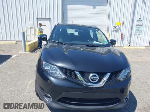 ✅ 2017 Nissan Rogue SL • VIN: JN1BJ1CR8HW119786 • Lot: 42427229. Wystawiony na IAAI z przebiegiem 70 458 mil. Bezpłatny archiwum sprzedaży aukcyjnych z USA i szczegółowy raport historii pojazdu na DreamBid. Zdjęcie 12.