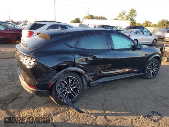 ✅ 2025 Ford Mustang Mach-E Premium • VIN: 3FMTK3SU6SMA00881 • Lot: 71672505. Wystawiony na Copart z przebiegiem 1 143 mil. Bezpłatny archiwum sprzedaży aukcyjnych z USA i szczegółowy raport historii pojazdu na DreamBid. Zdjęcie 3.