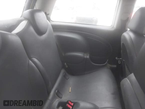 ✅ 2002 MINI Hardtop • VIN: WMWRC33452TC34781 • Лот: 42100266. Опубликован ранее на IAAI с пробегом 186 263 миль. Бесплатный доступ к архиву аукционных продаж из США и подробный отчёт об истории автомобиля на DreamBid. Изображение 8.