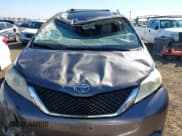 ✅ 2015 Toyota Sienna XLE • VIN: 5TDYK3DC8FS581112 • Лот: 43551929. Опубликован ранее на IAAI с пробегом 122 728 миль. Бесплатный доступ к архиву аукционных продаж из США и подробный отчёт об истории автомобиля на DreamBid. Изображение 6.