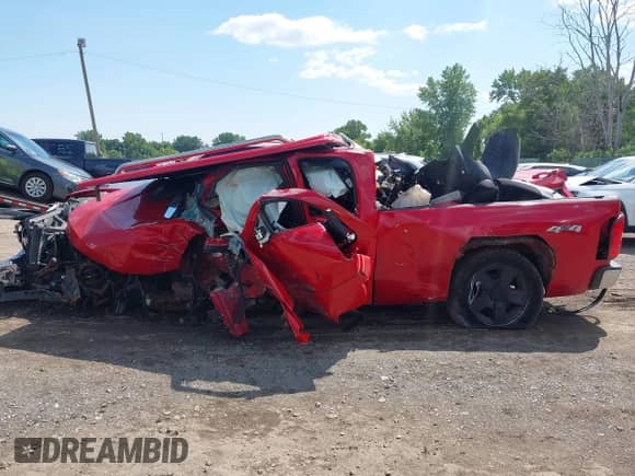 2010 Chevrolet Silverado 1500 LTZ z VIN 1GCSKTE33AZ189344, wystawiony jako IAAI lot #42868961 z przebiegiem Nie podano mil oraz . Historia ofert i sprzedaży dostępna na DreamBid. Obrazek 13.