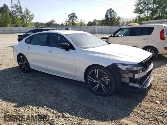 ✅ 2020 Volvo S90 R-Design • VIN: LVYA22MT2LP154745 • Лот: 49153043. Опубликован ранее на Copart с пробегом 23 451 миль. Бесплатный доступ к архиву аукционных продаж из США и подробный отчёт об истории автомобиля на DreamBid. Изображение 4.