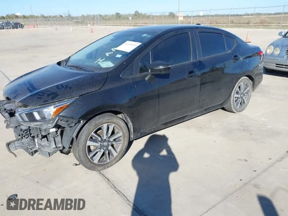 ✅ 2021 Nissan Versa SV • VIN: 3N1CN8EVXML851333 • Lot: 43640659. Wystawiony na IAAI z przebiegiem 92 069 mil. Bezpłatny archiwum sprzedaży aukcyjnych z USA i szczegółowy raport historii pojazdu na DreamBid. Zdjęcie 2.